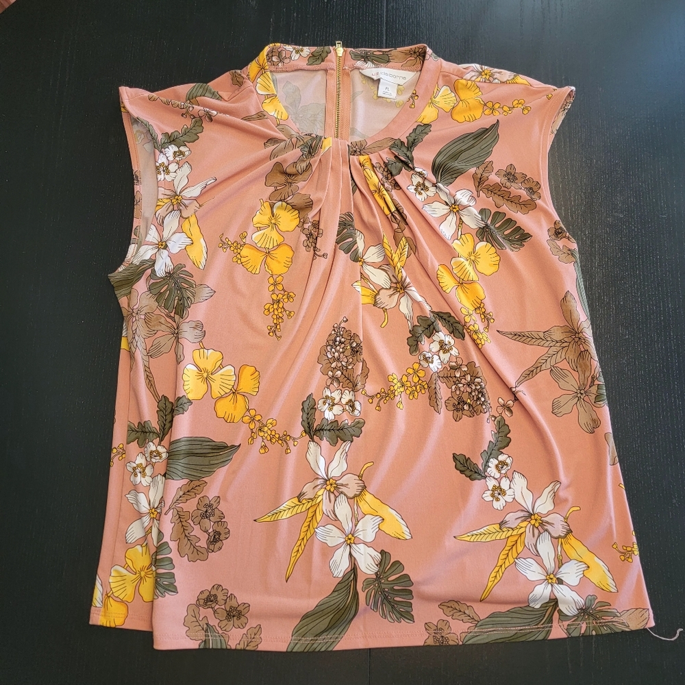 Liz Claiborne Floral Patterned Top